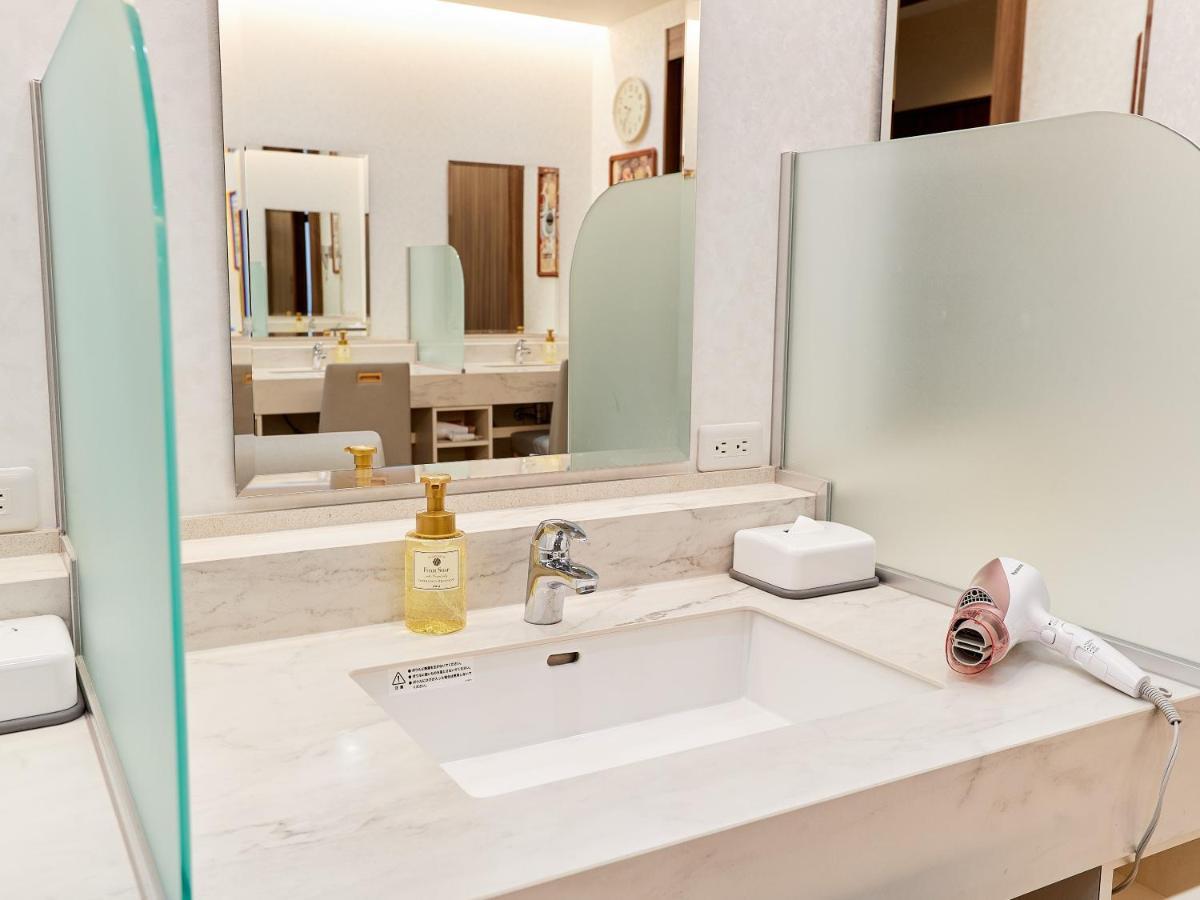 Grand Cabin Hotel Naha Oroku Экстерьер фото